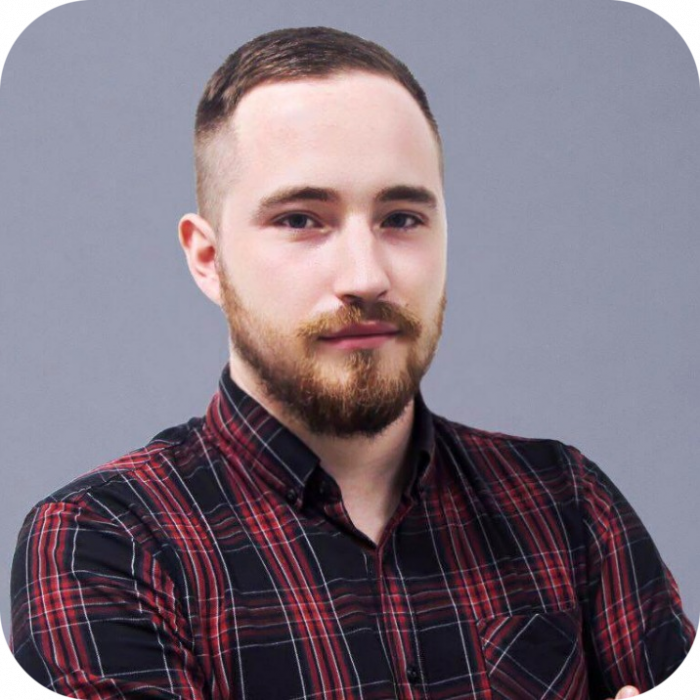 Роман Завалин